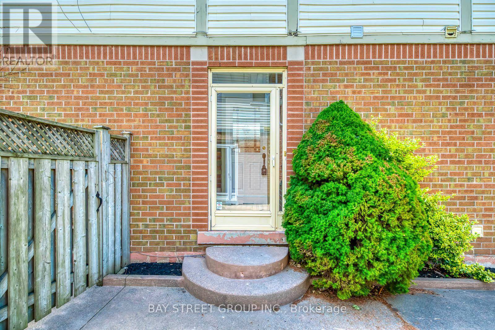 Oakville (cv Clearview), ON L6J7P1,1106 BEECHNUT ROAD