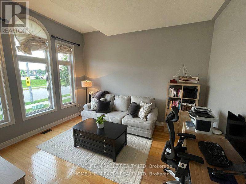 Brampton (vales Of Castlemore North), ON L6P1Y7,14 MOUNT ROYAL CIRCLE
