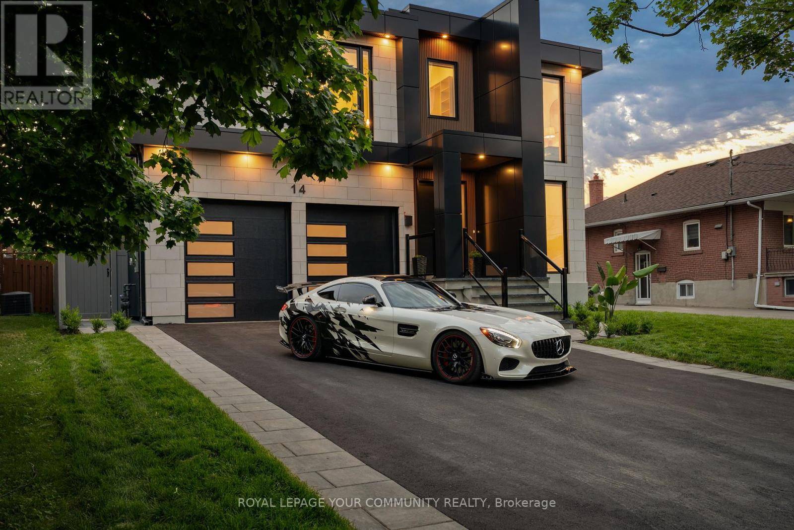 Toronto (humberlea-pelmo Park), ON M9N3E9,14 RANWOOD DRIVE
