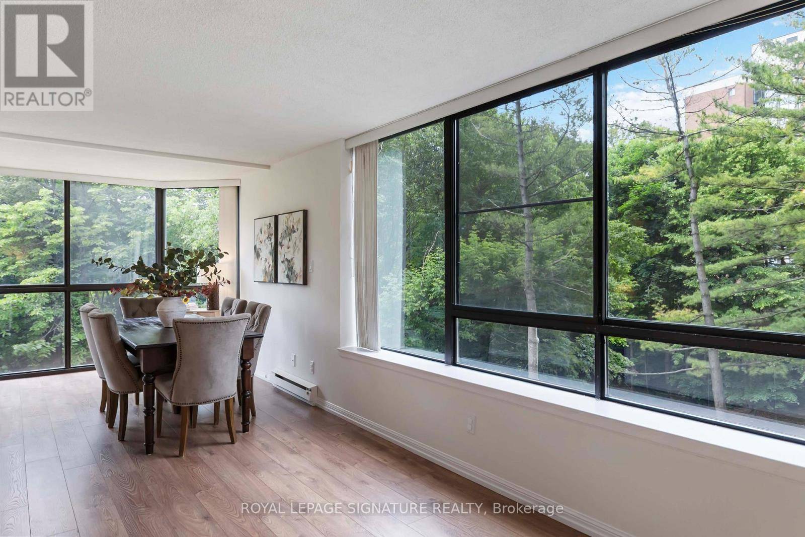 Oakville (cp College Park), ON L6H3K6,1230 Marlborough CT #204