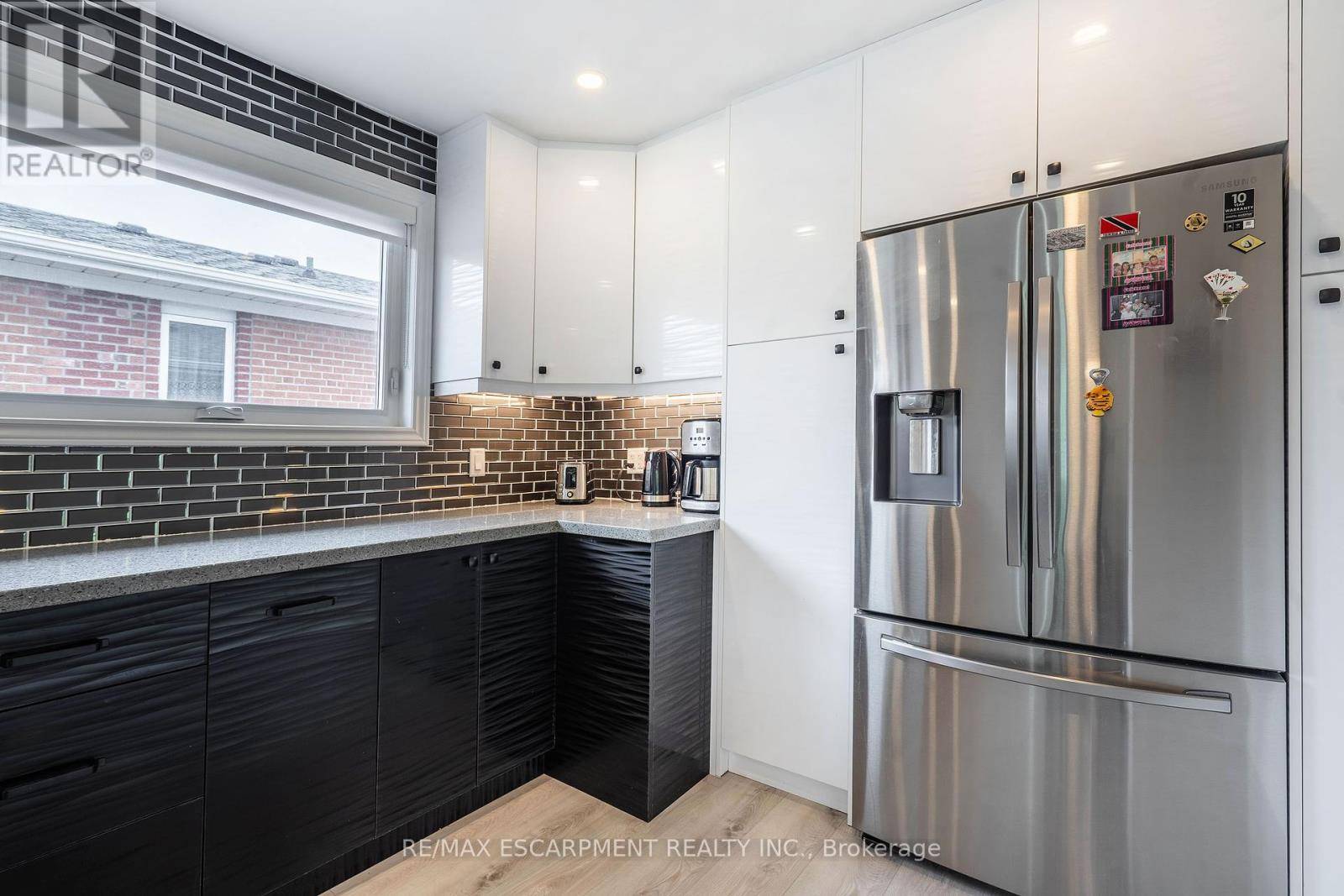 Mississauga (applewood), ON L4X1P9,1496 TYNEBURN CRESCENT