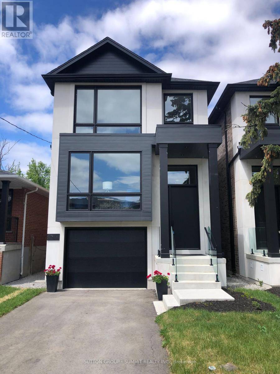Toronto (long Branch), ON M8W1E6,62 ASH CRESCENT