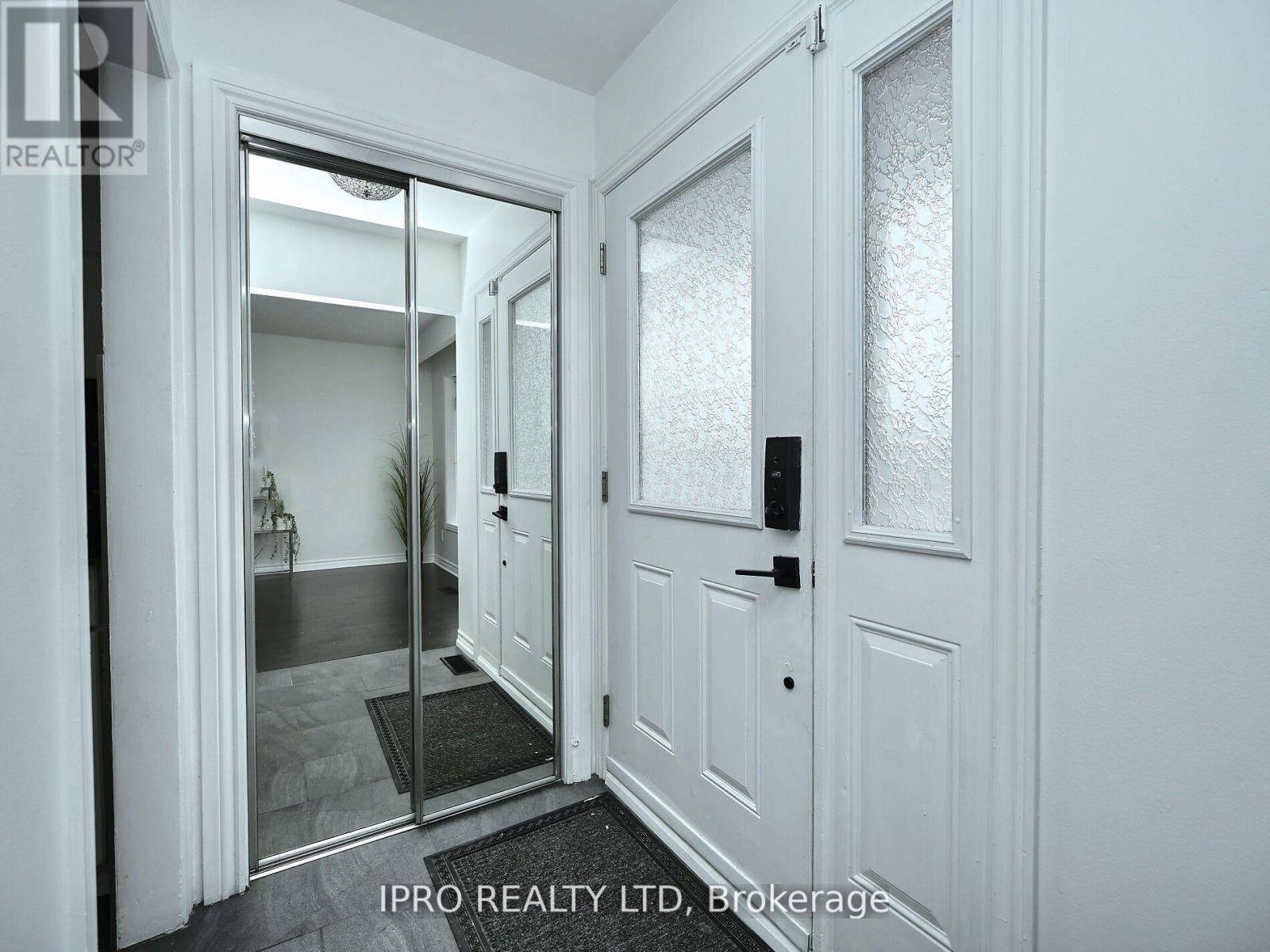 Mississauga (malton), ON L4T3H5,7646 PRIORY CRESCENT