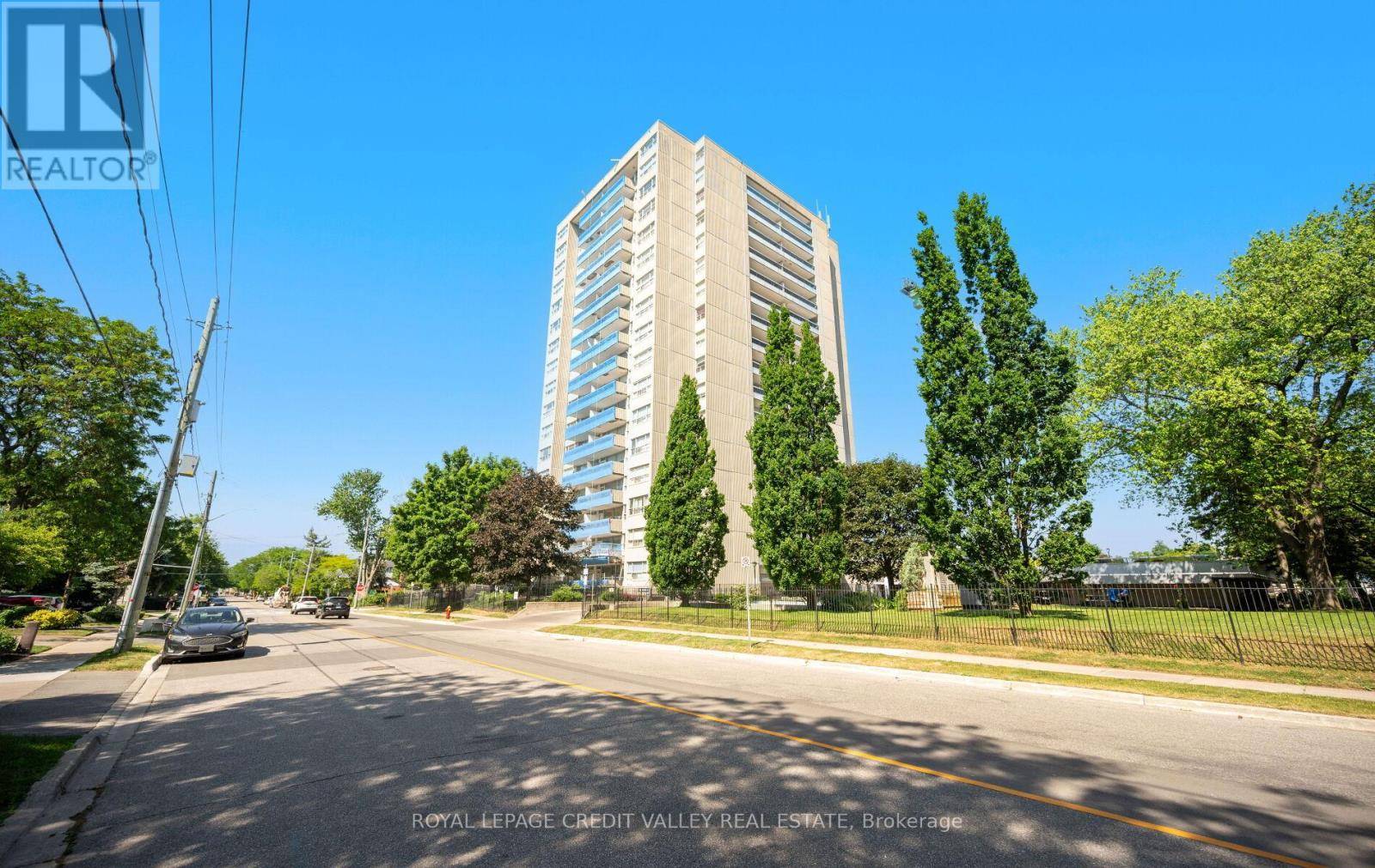 Oakville (br Bronte), ON L6L5K1,2263 Marine DR #601
