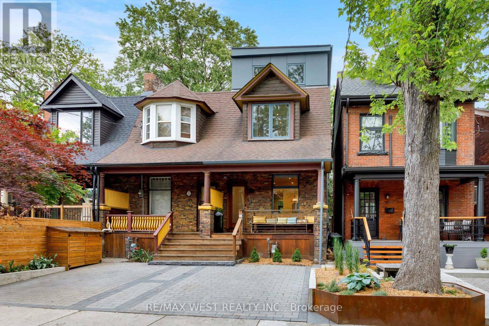 Toronto (south Parkdale), ON M6K2N1,21 COWAN AVENUE