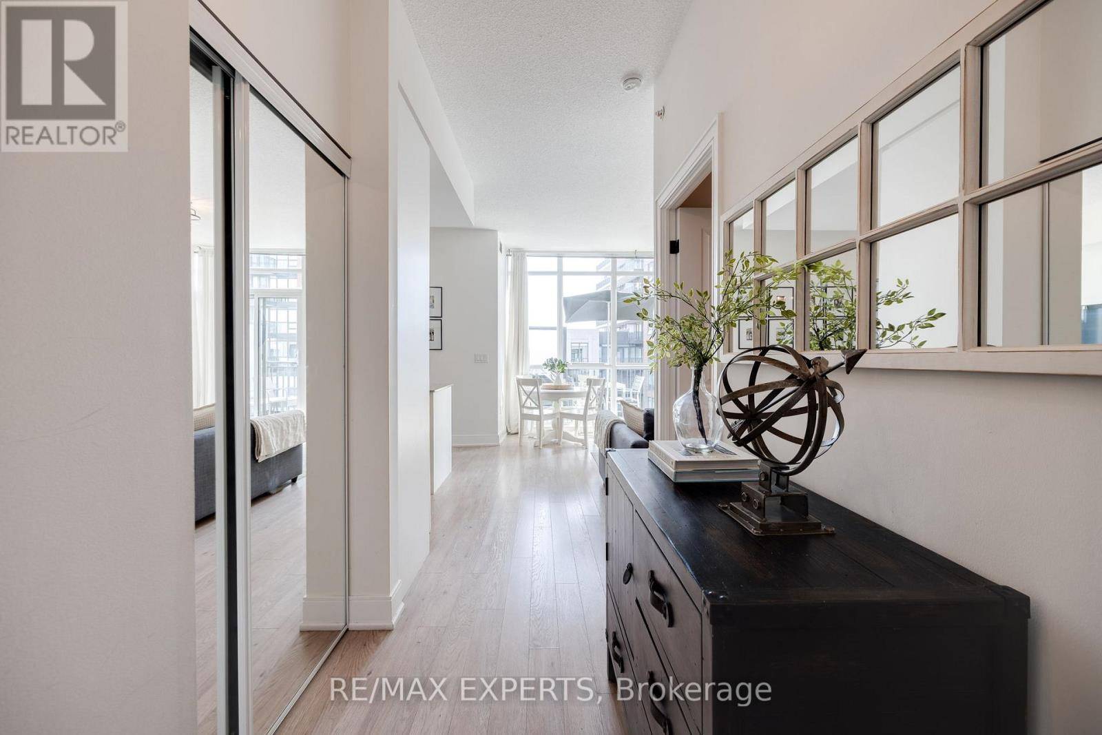 Toronto (yorkdale-glen Park), ON M6A0B7,36 Via Bagnato #824