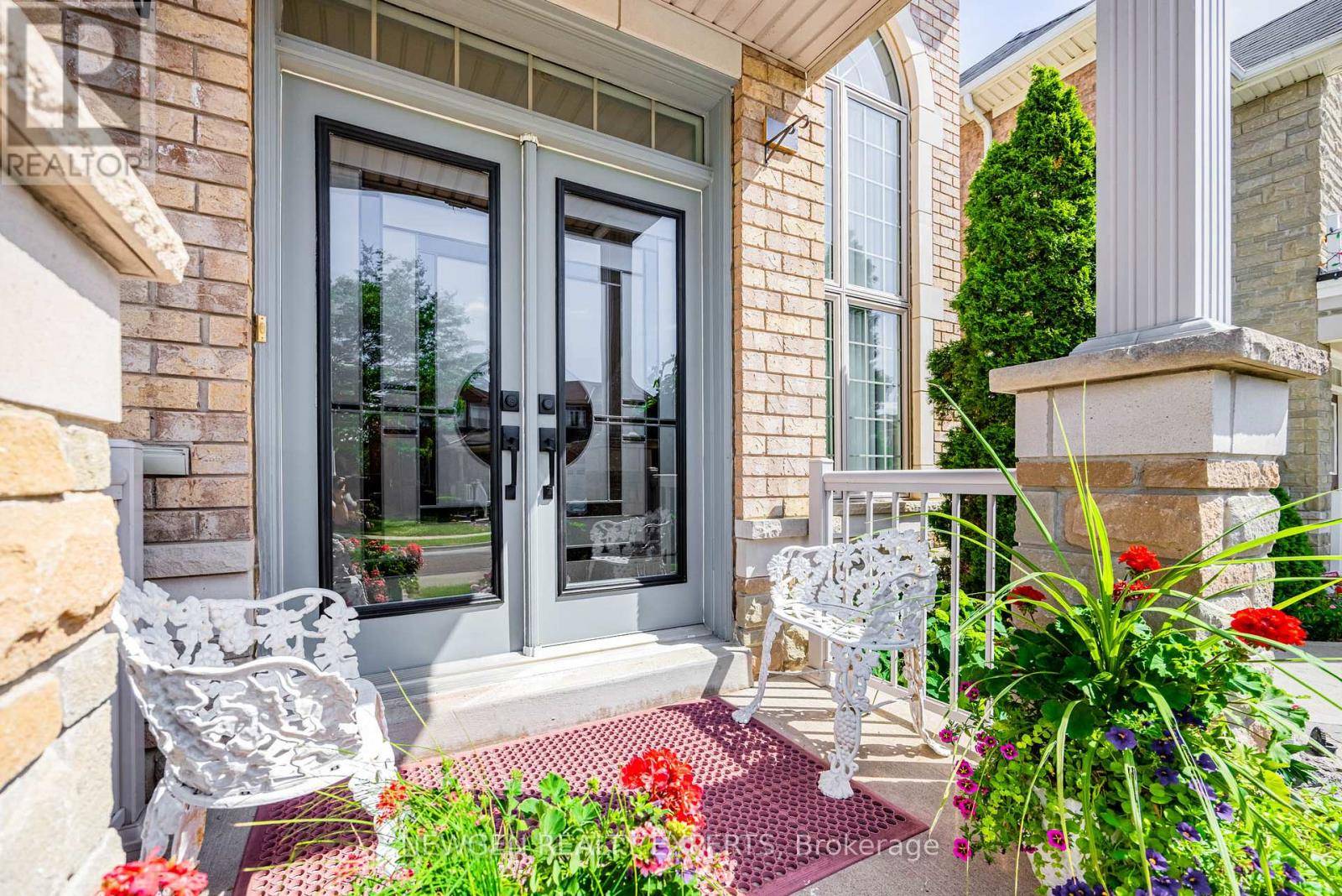 Brampton (bram West), ON L6Y5R8,53 MADDYBETH CRESCENT