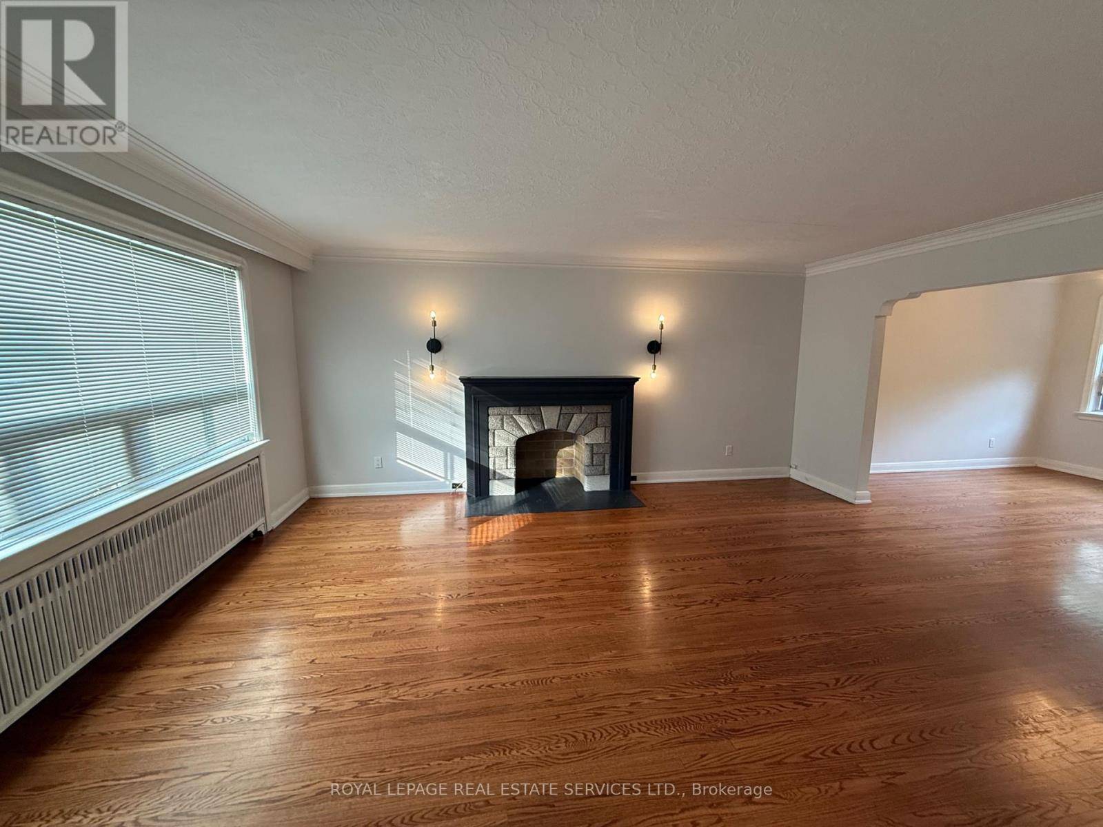 Toronto (high Park-swansea), ON M6S3P6,38 WORTHINGTON CRESCENT
