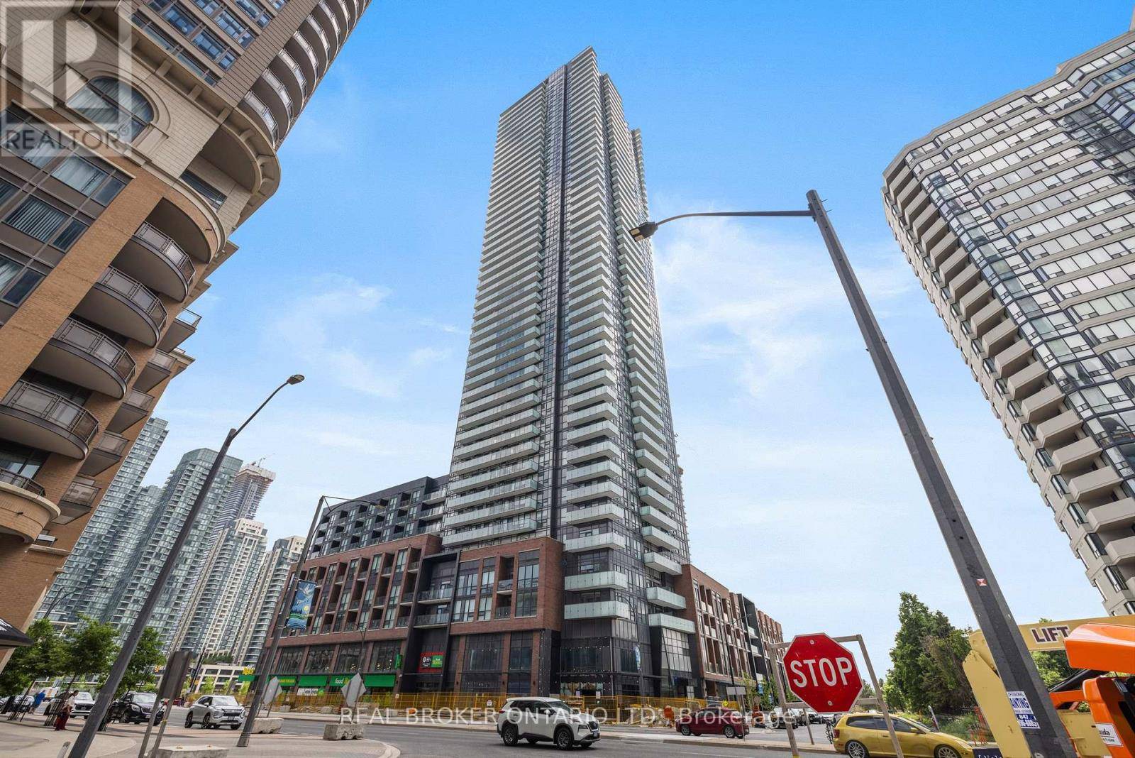 Mississauga (city Centre), ON L5B0L6,430 Square One DR #2306