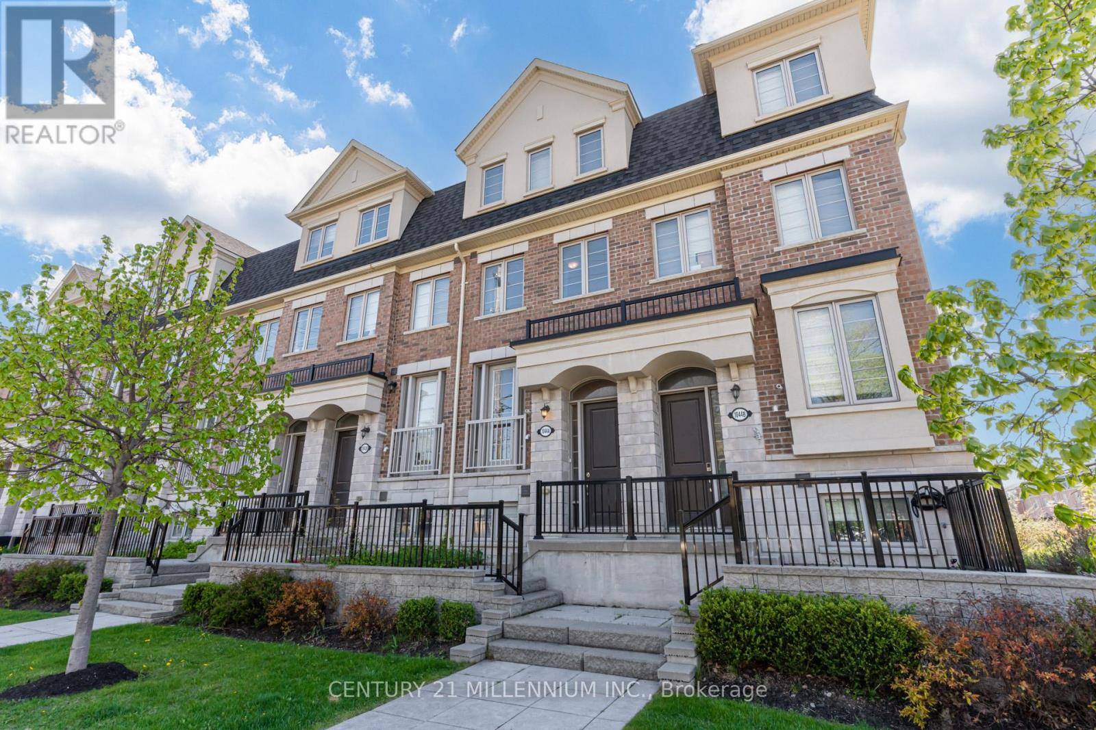 Toronto (islington-city Centre West), ON M8Z0E7,1044A ISLINGTON AVENUE