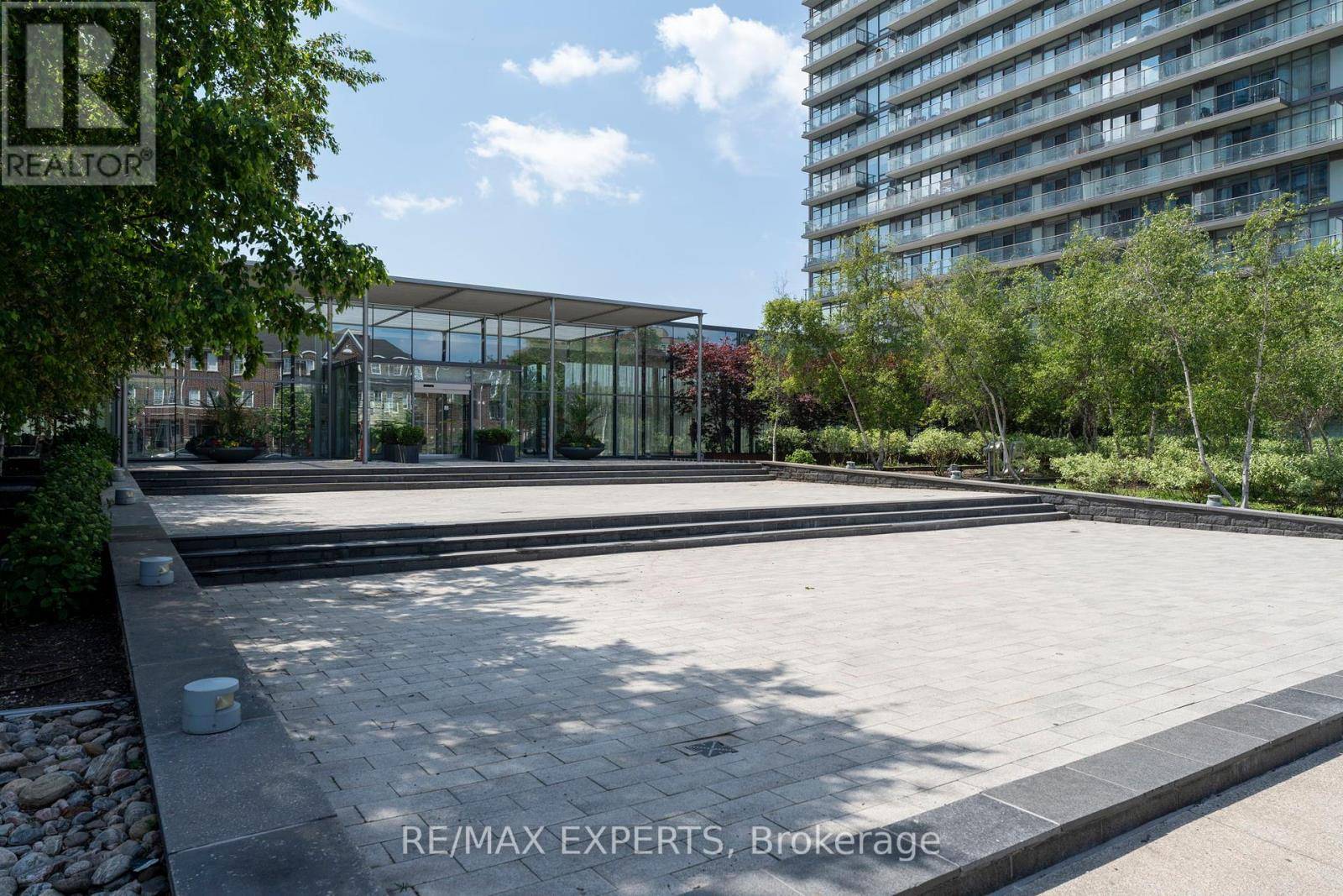 Toronto (high Park-swansea), ON M6S5B3,103 The Queensway #1507