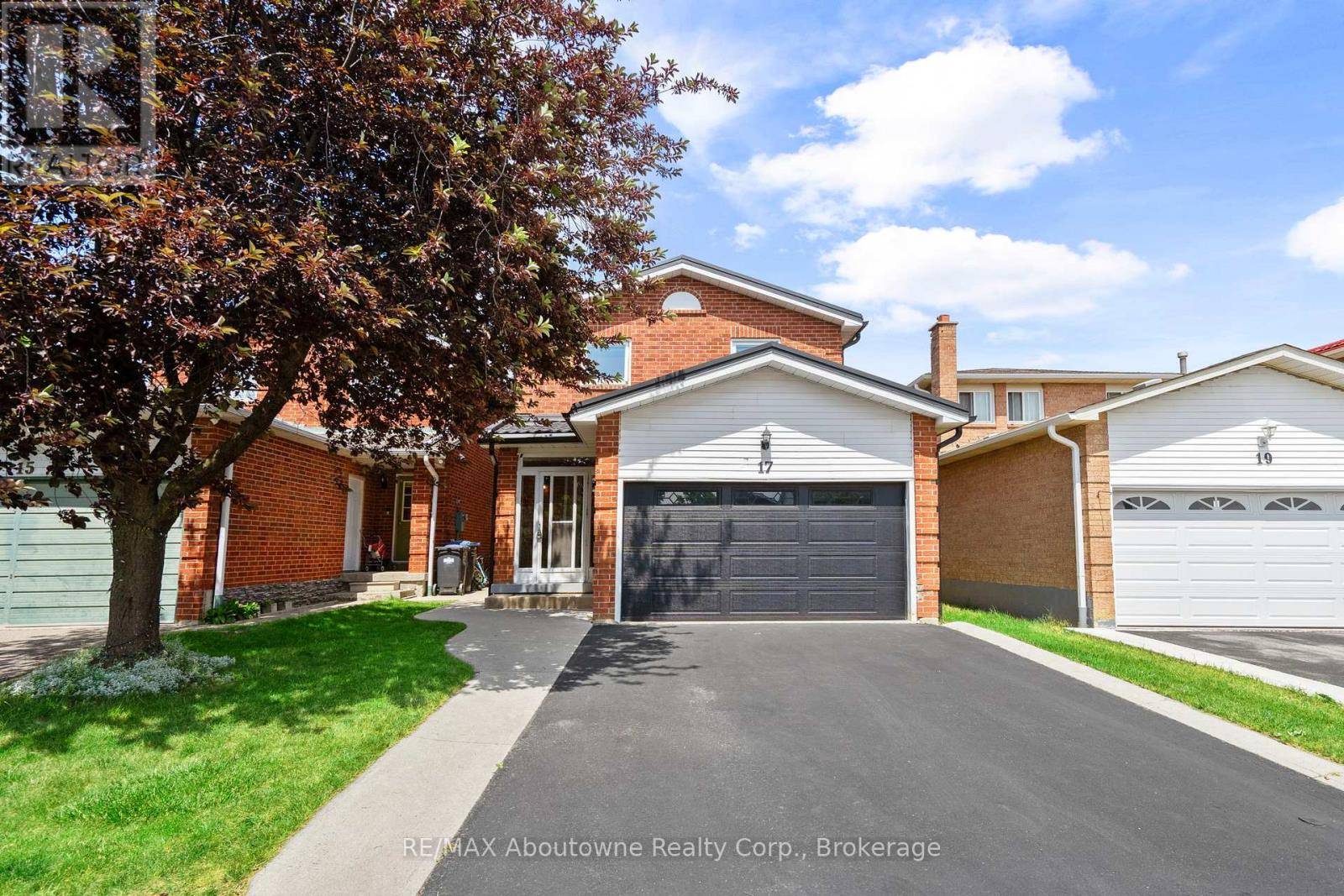 Brampton (heart Lake West), ON L6Z2S2,17 ADAM STREET