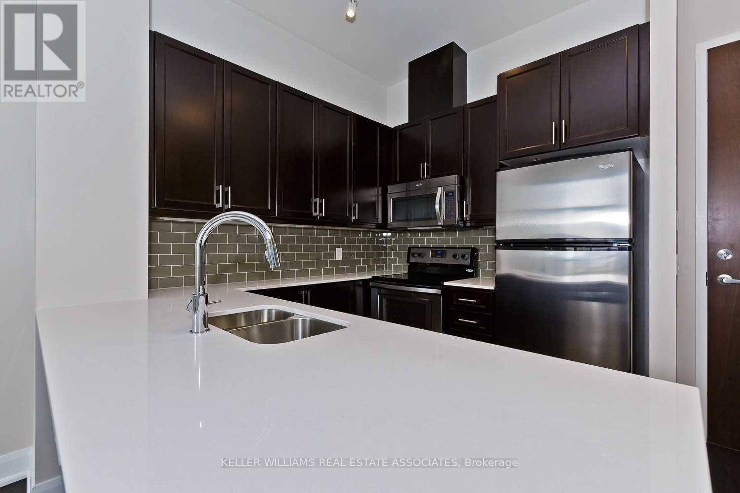 Oakville (jc Joshua Creek), ON L6H0H1,2480 Prince Michael DR #732