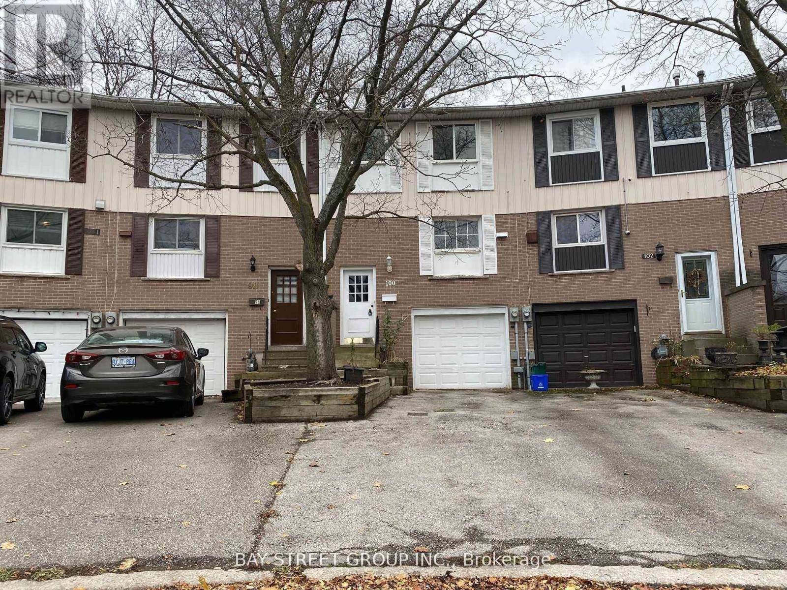 Oakville (cp College Park), ON L6H1J3,100 OAKDALE DRIVE