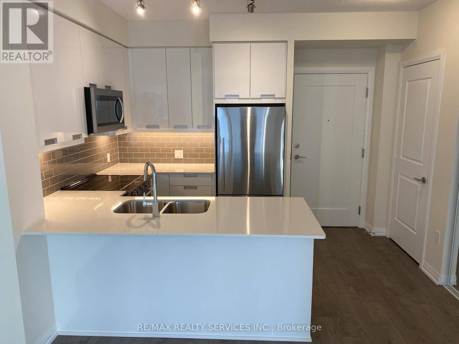 Mississauga (hurontario), ON L5M0G8,35 Watergarden DR West #1215
