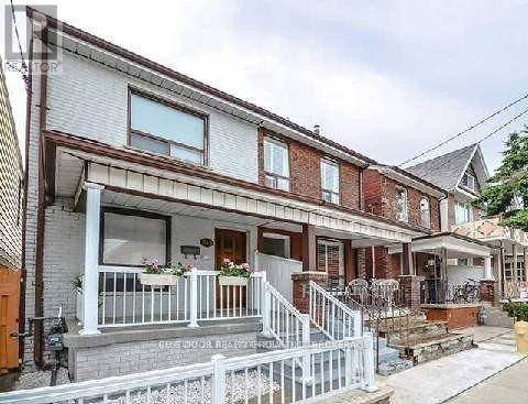 Toronto (dovercourt-wallace Emerson-junction), ON M6G3V1,946 Ossington AVE #Upper