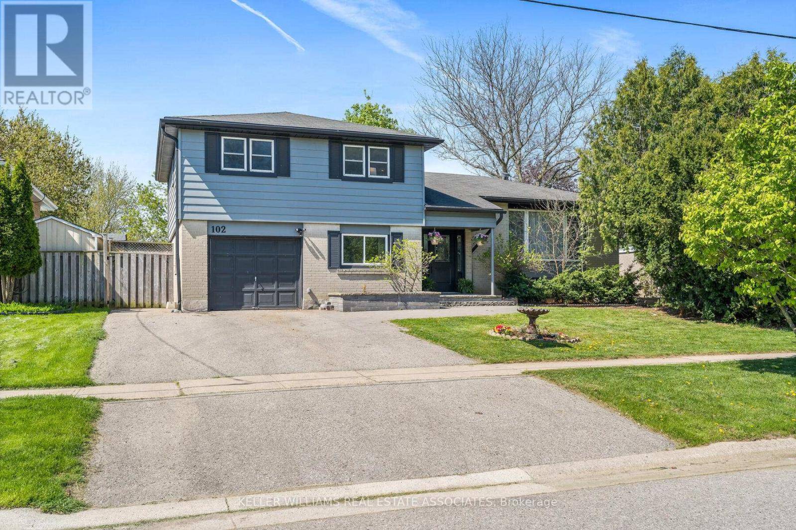 Halton Hills (georgetown), ON L7G2T4,102 MOORE PARK CRESCENT