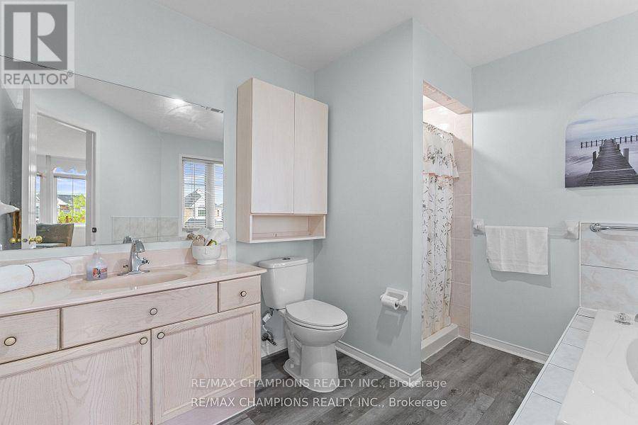 Brampton (sandringham-wellington), ON L6R2T6,30 LARKSPUR ROAD