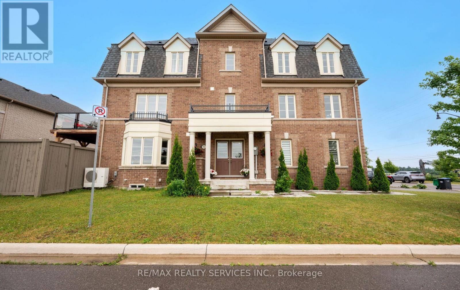 Brampton (northwest Brampton), ON L7A4V2,73 PADBURY TRAIL
