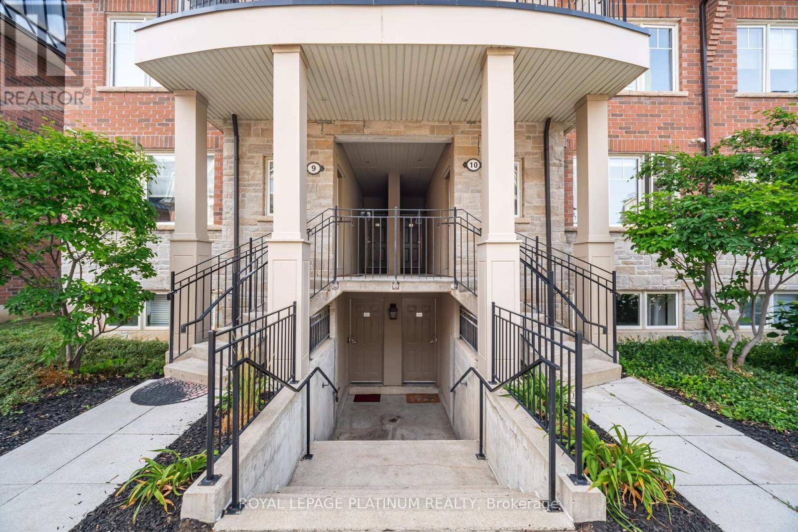 Oakville (wm Westmount), ON L6M0X6,2420 Baronwood DR #9-01