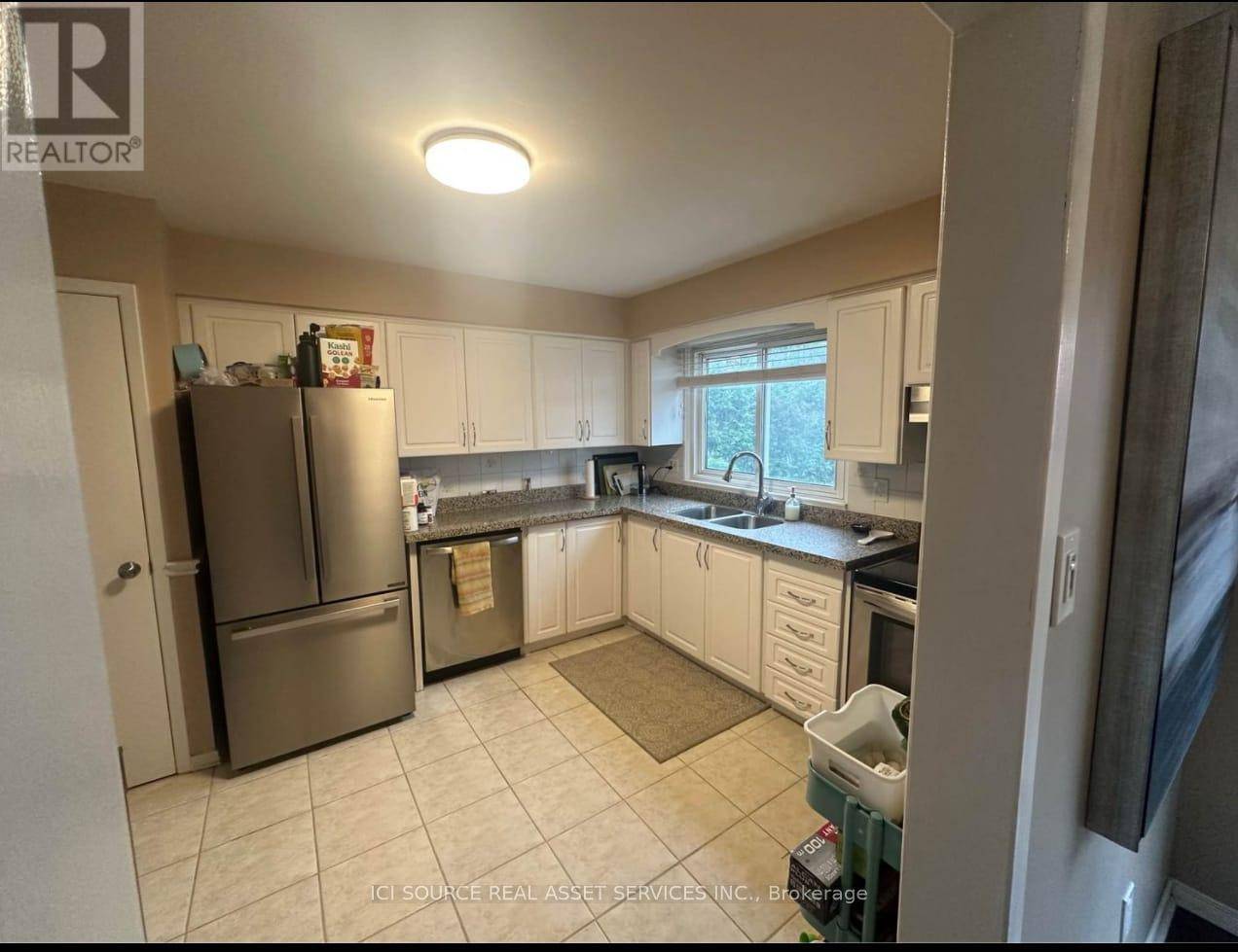Burlington (shoreacres), ON L7L5B9,689 CATALINA CRESCENT