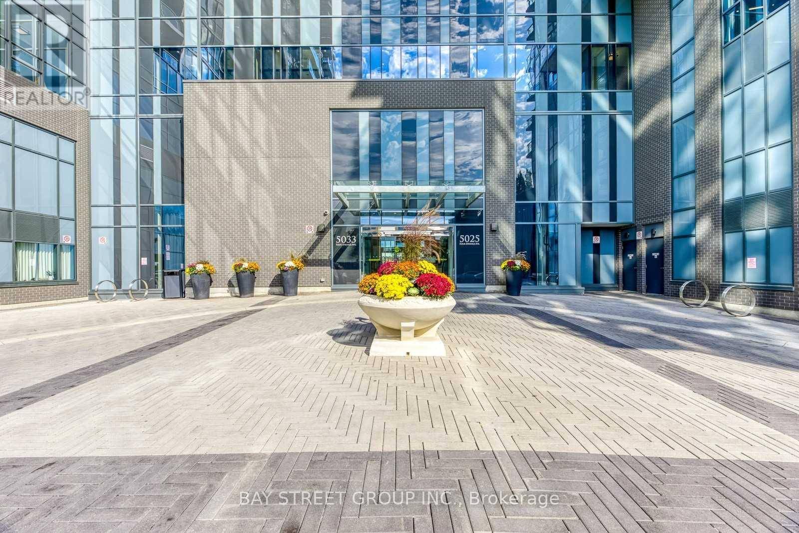 Mississauga (hurontario), ON L5R0E4,5033 Four Springs AVE #1812