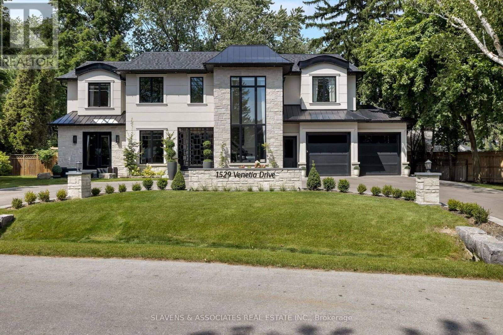 Oakville (sw Southwest), ON L6L1K8,1529 VENETIA DRIVE