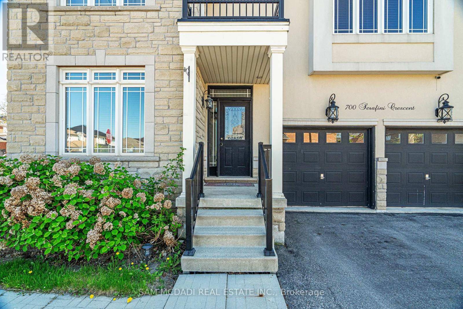 Milton (wi Willmott), ON L9T7P4,700 SERAFINI CRESCENT