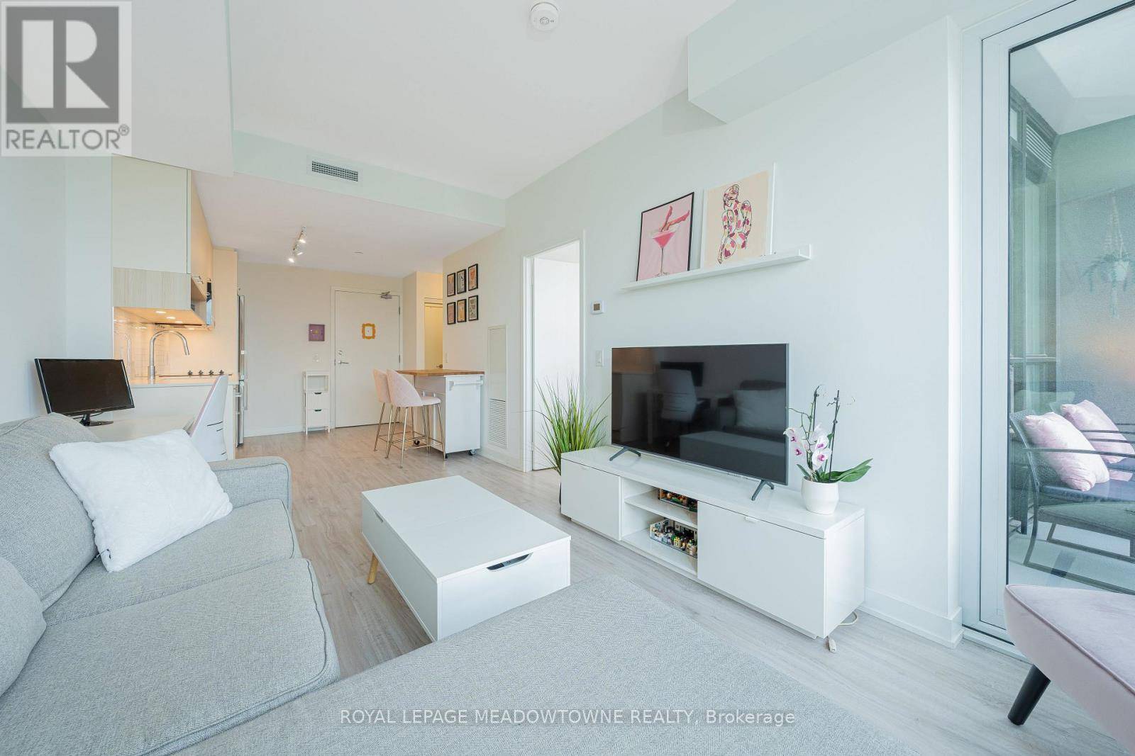 Oakville (wm Westmount), ON L6M5P5,3005 Pine Glen RD #308