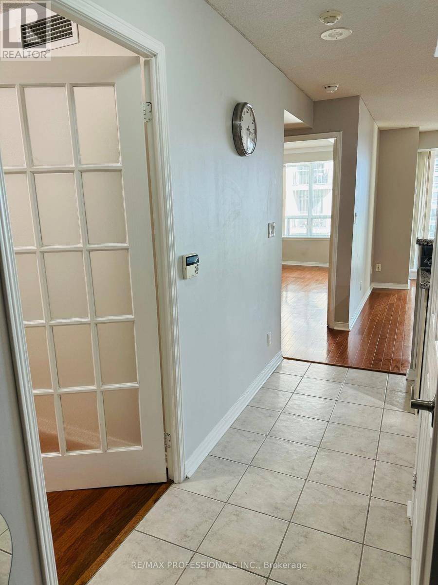 Toronto (islington-city Centre West), ON M9A0A4,7 Michael Power PL #1206