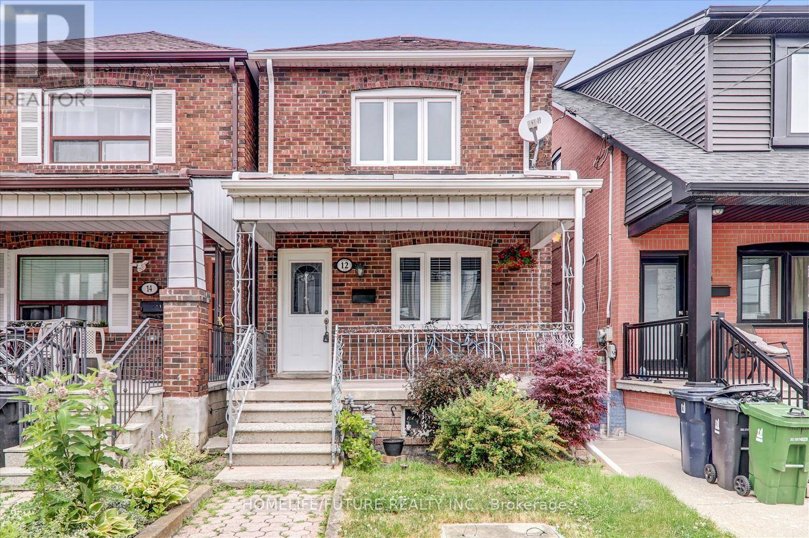 Toronto (corso Italia-davenport), ON M6E1M8,12 INNES AVENUE