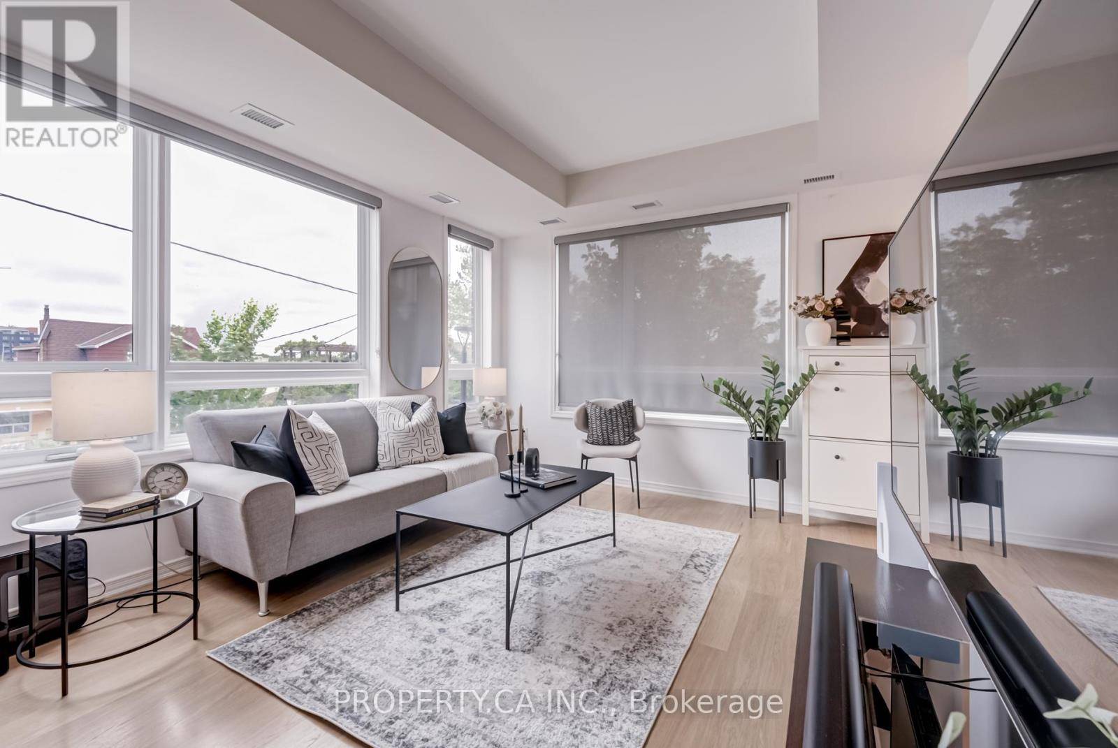 Toronto (yorkdale-glen Park), ON M6B0A9,1130 Briar Hill AVE #201