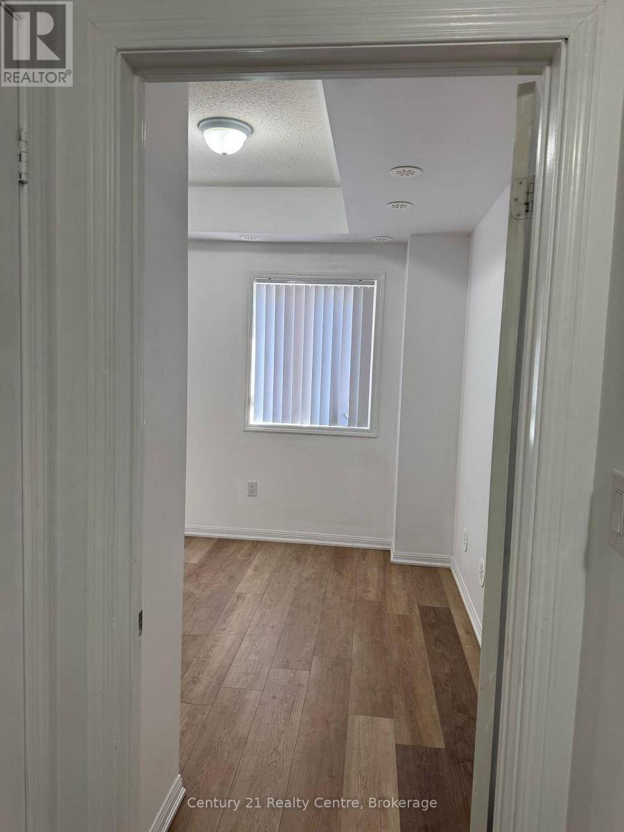 Brampton (sandringham-wellington), ON L7A0A1,250 Sunny Meadow BLVD #329