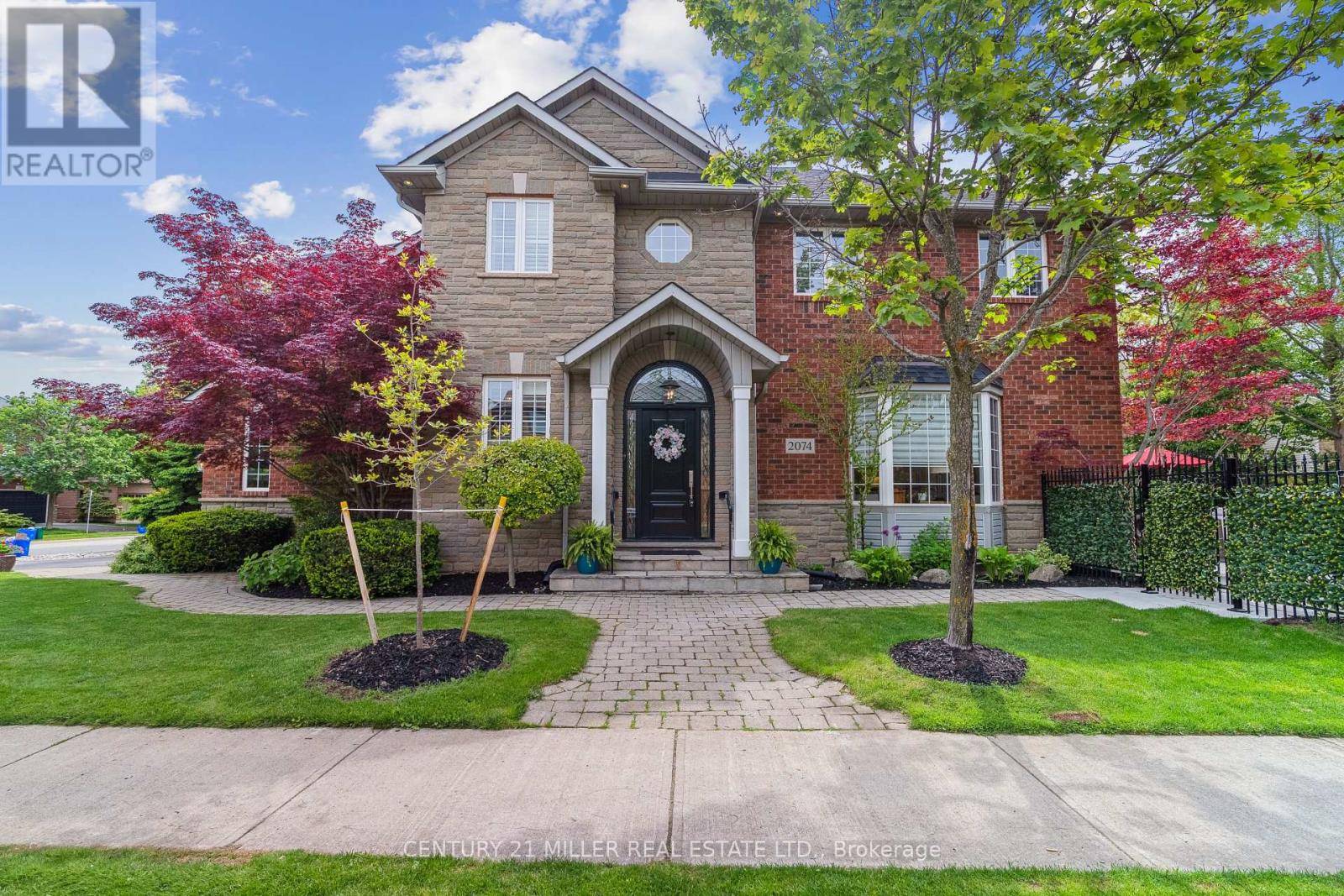 Oakville (wm Westmount), ON L6M4C7,2074 SPRINGDALE ROAD