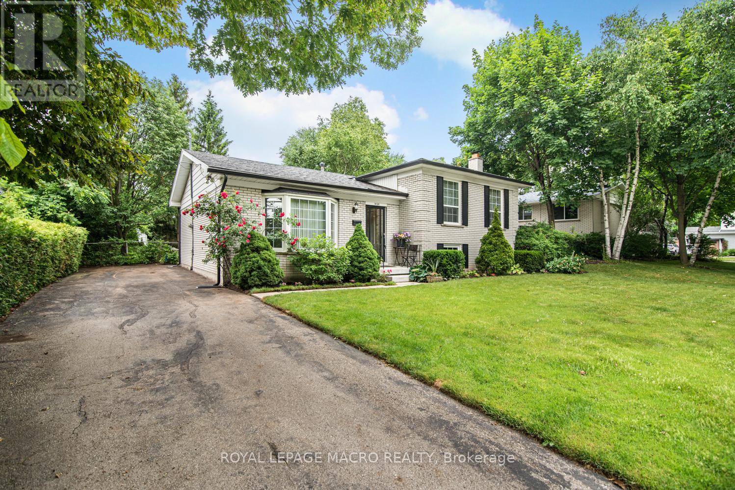 Burlington (mountainside), ON L7P2E7,1428 NIELS AVENUE