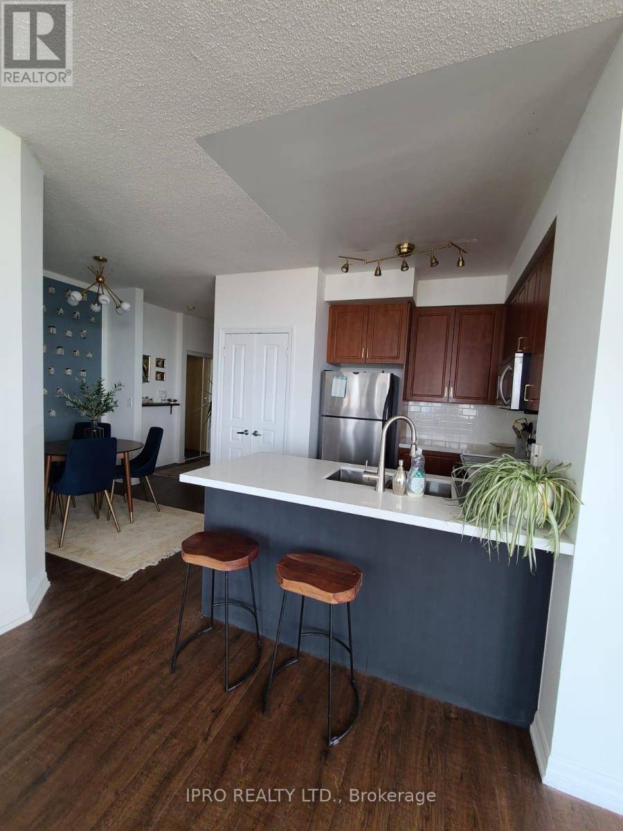 Mississauga (city Centre), ON L5B4N4,220 Burnhamthorpe RD West #3002