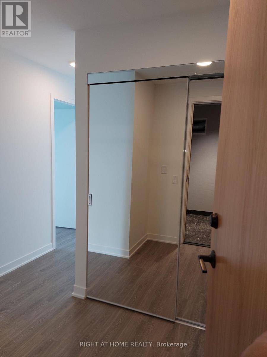 Mississauga (erin Mills), ON L5M2T2,2495 Eglinton Ave W AVE #911