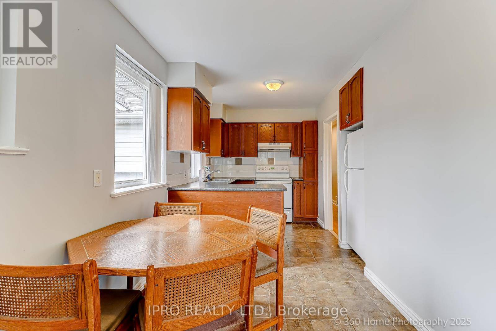 Mississauga (streetsville), ON L5M1A2,5543 TURNEY DRIVE