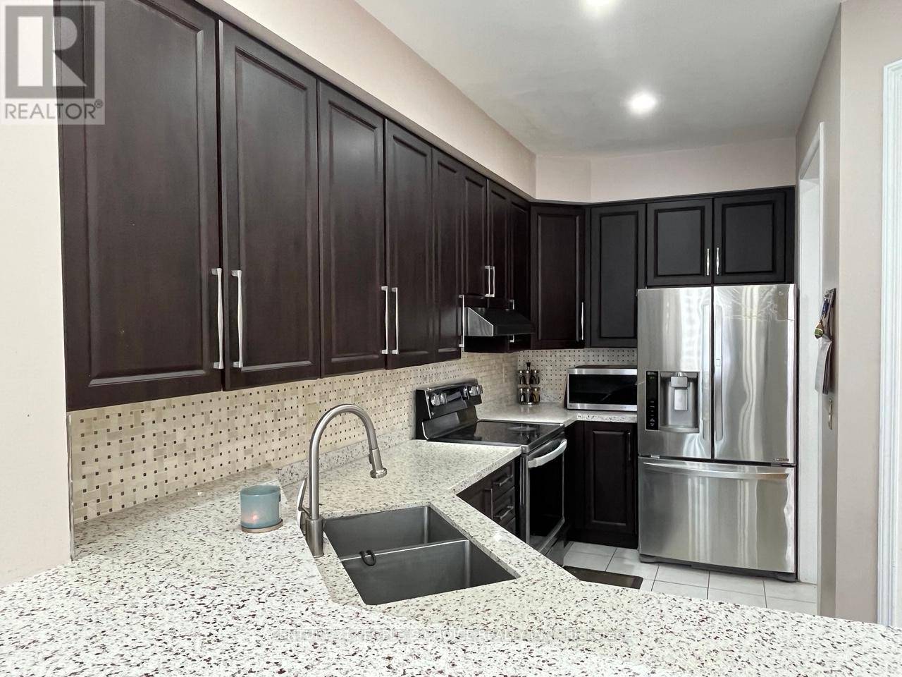 Mississauga (east Credit), ON L5V2W7,1300 WEIR CHASE
