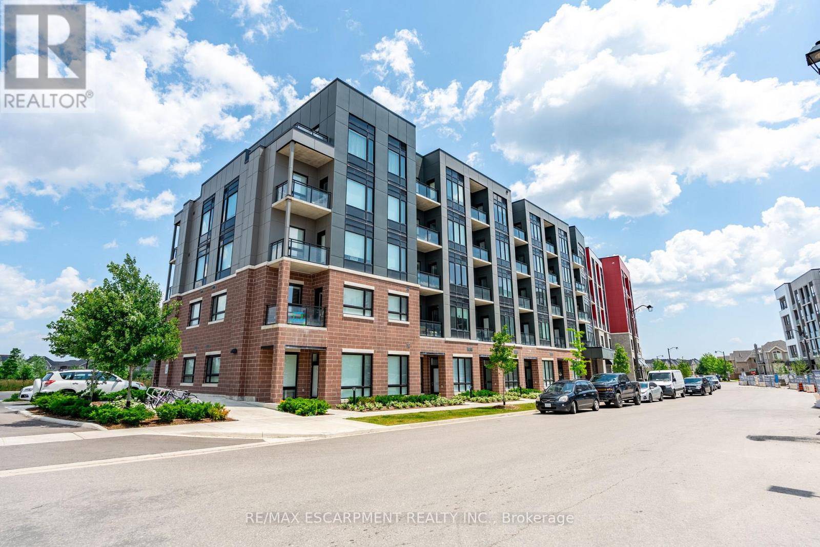 Oakville (go Glenorchy), ON L6M5P7,3265 Carding Mill TRL #205