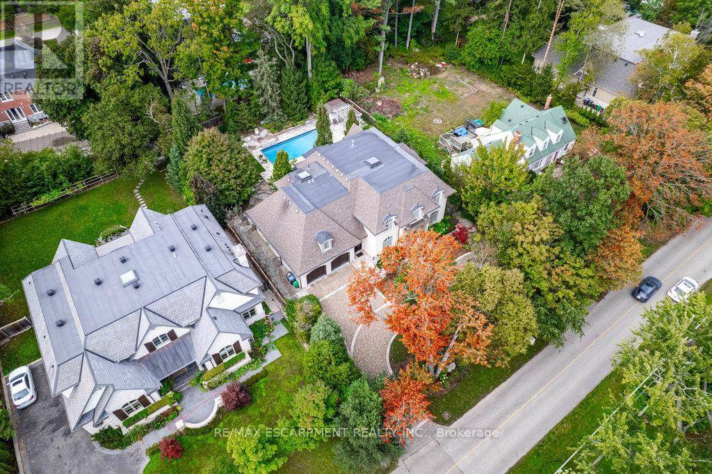 Mississauga (mineola), ON L5G2L2,79 PINEWOOD TRAIL