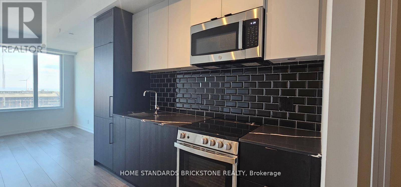 Toronto (south Parkdale), ON M6K0J2,285 Dufferin ST #612