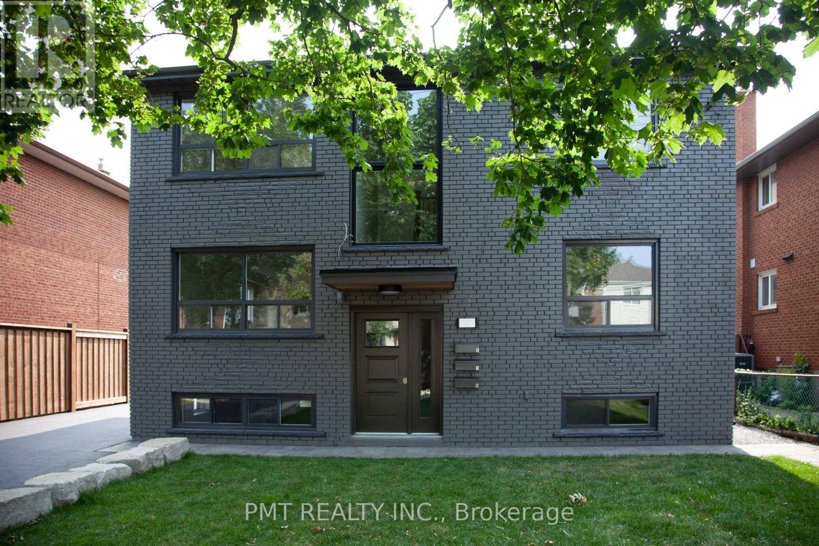 Toronto (alderwood), ON M8W4A9,34 Robindale AVE #Basement