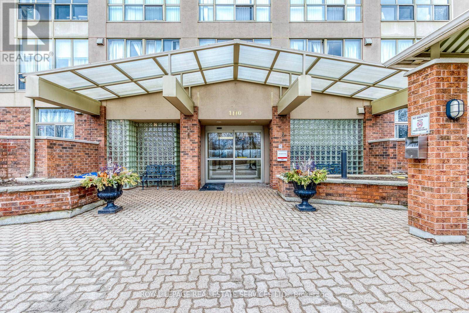 Mississauga (clarkson), ON L5J4R3,1110 Walden CIR #304