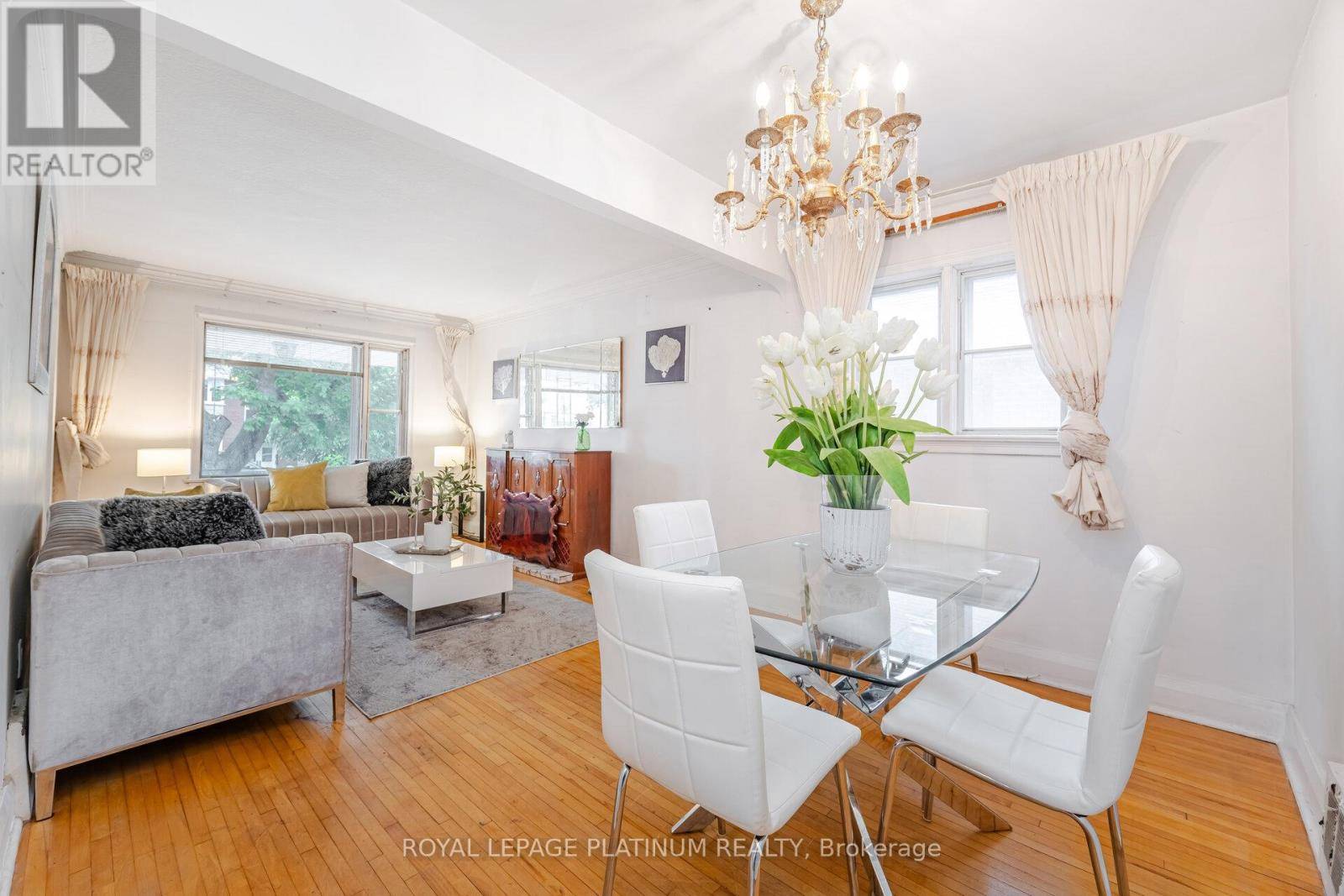 Toronto (mimico), ON M8Y1E1,79 MANITOBA STREET