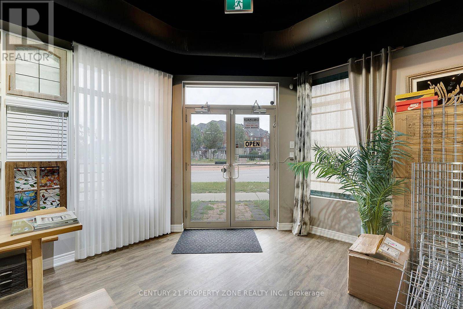 Brampton (sandringham-wellington North), ON L6R3W4,28 WARDENWOOD DRIVE