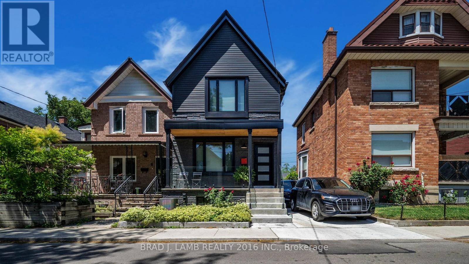 Toronto (dovercourt-wallace Emerson-junction), ON M6G1V3,4 MANCHESTER AVENUE