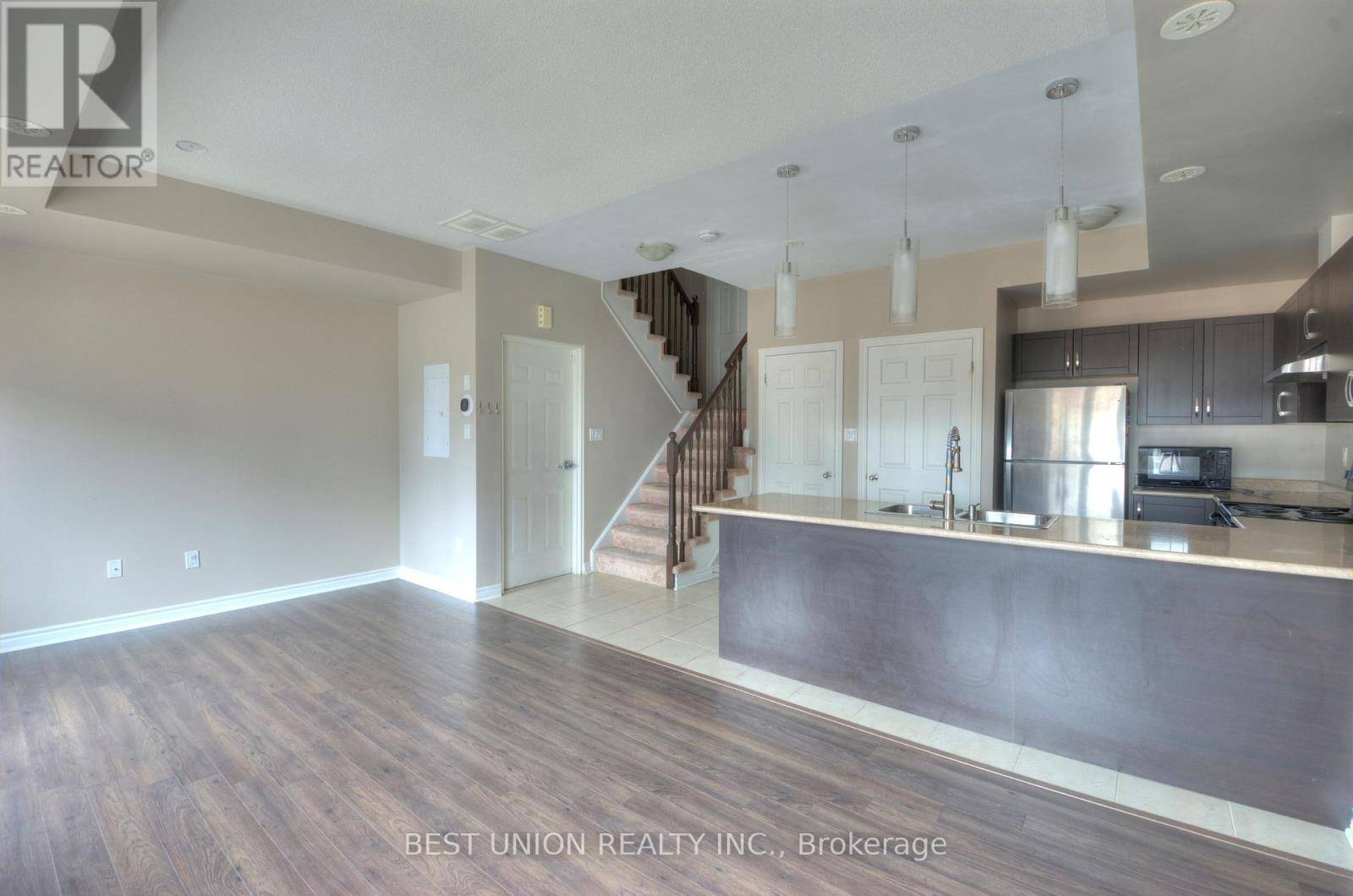 Oakville (wm Westmount), ON L6M0X6,2420 Baronwood DR #22-04