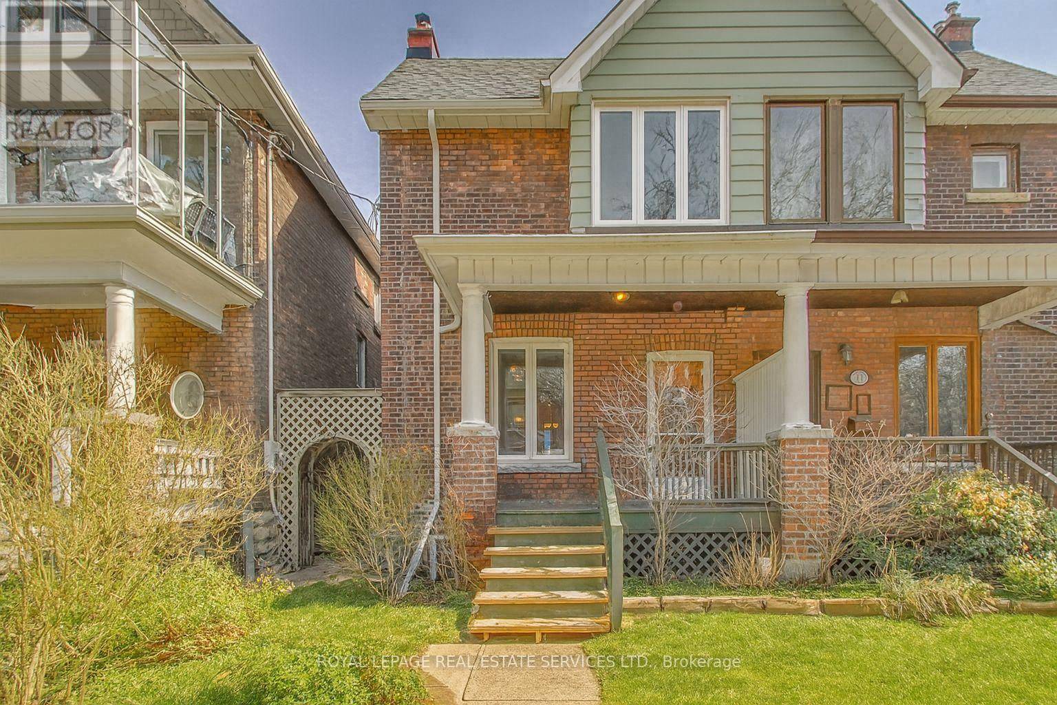Toronto (high Park-swansea), ON M6R2S4,13 ALHAMBRA AVENUE