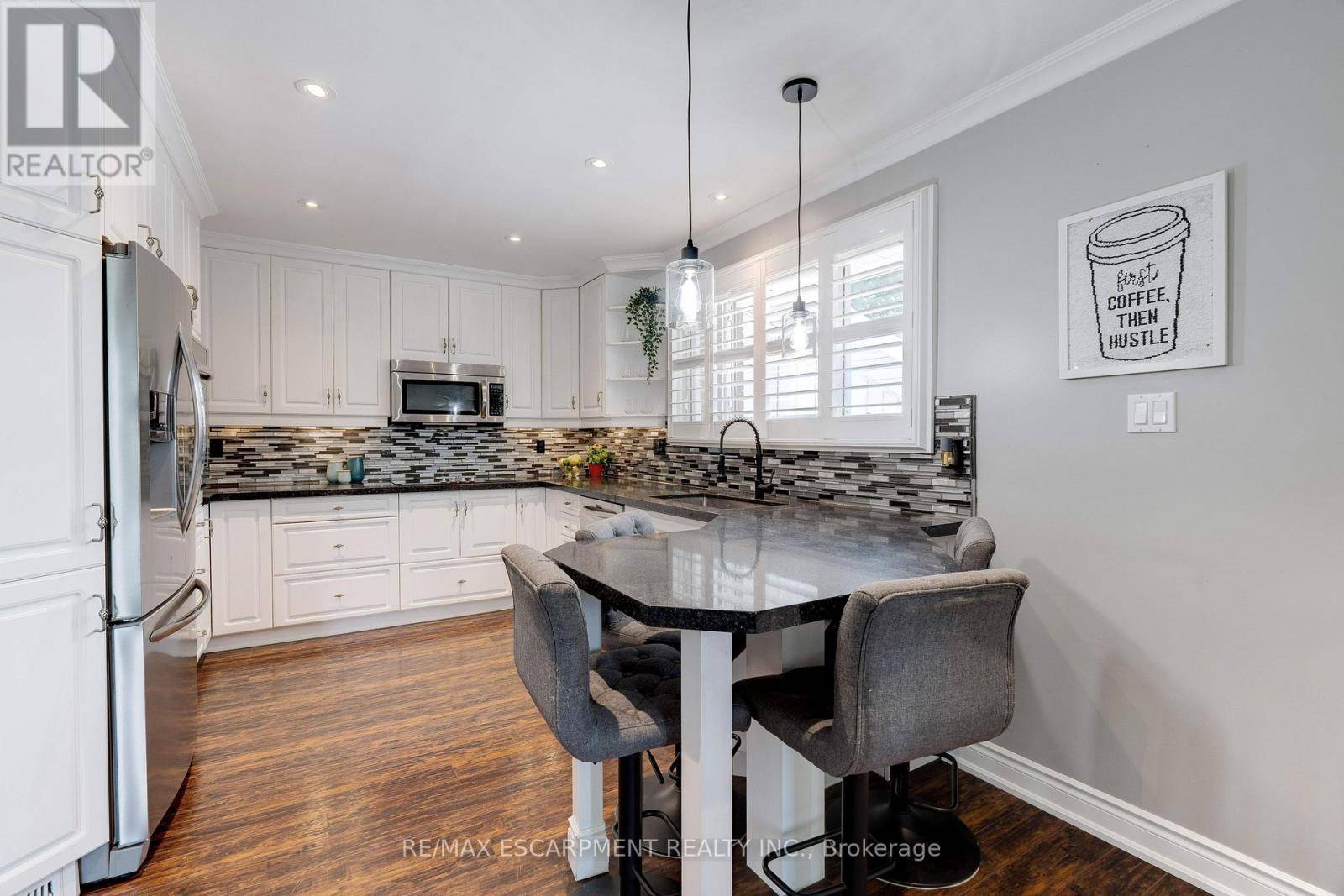 Burlington (mountainside), ON L7P2P4,1318 ROSEMARY CRESCENT